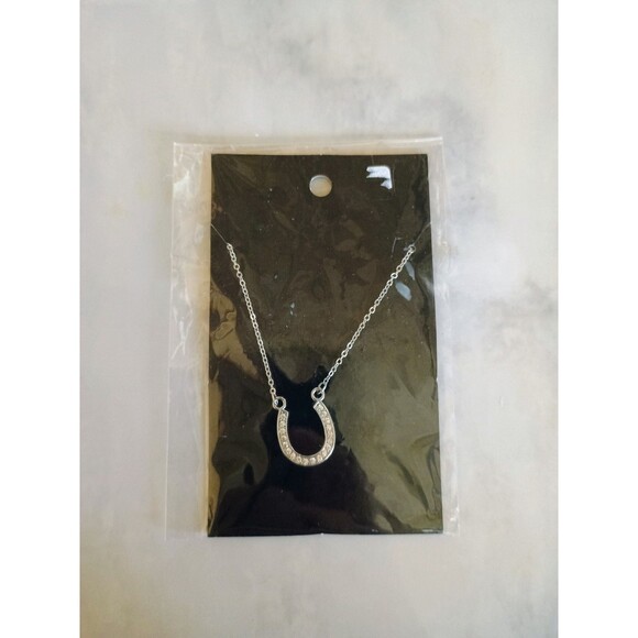 Generic SilverTone Horseshoe Necklace Costume Jewelry - Picture 1 of 3